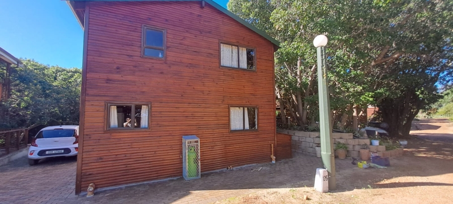 2 Bedroom Property for Sale in Meerenbosch Western Cape
